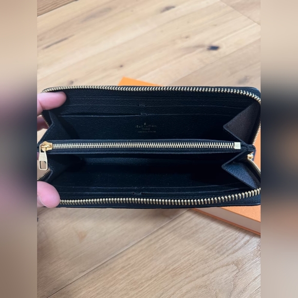 Louis Vuitton Black Clémence Wallet - Picture 6 of 12